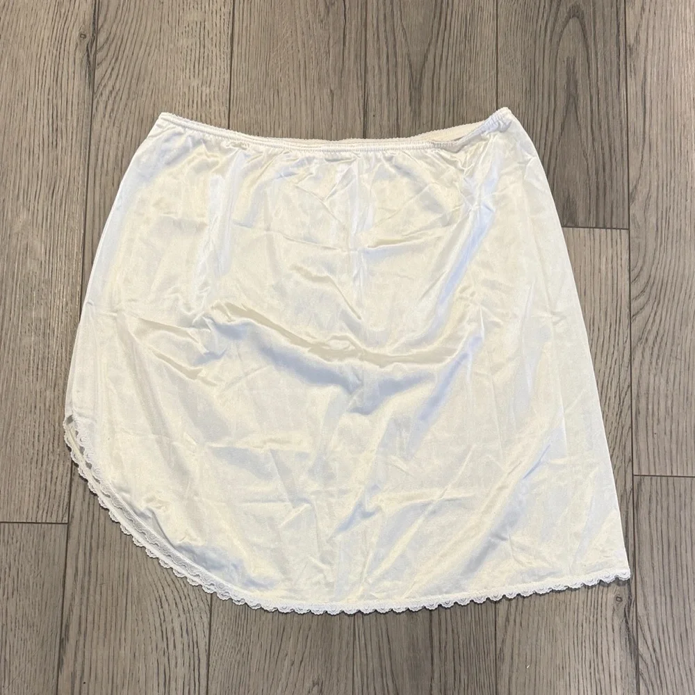 Junior size small slip in good used condition - Picture 1 of 3